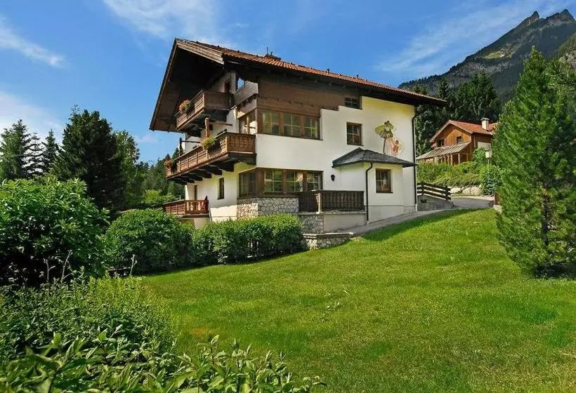 ペンション Landhaus Rofan