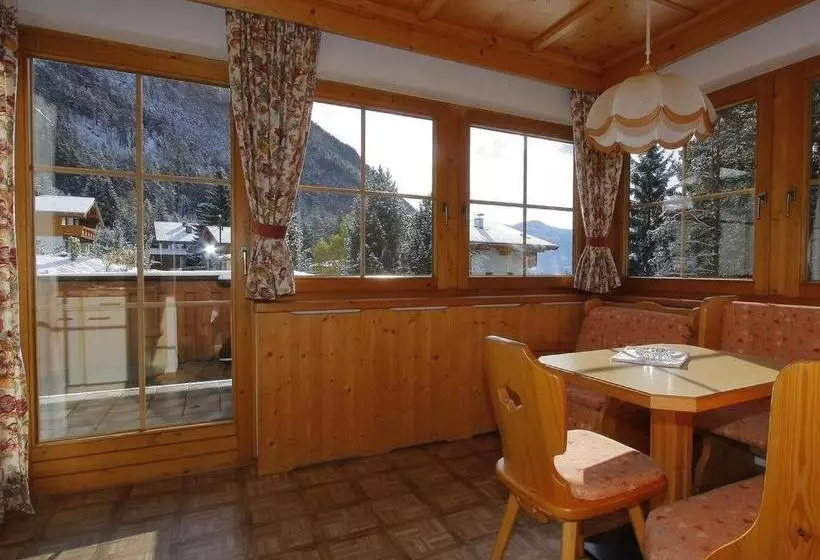 ペンション Landhaus Rofan