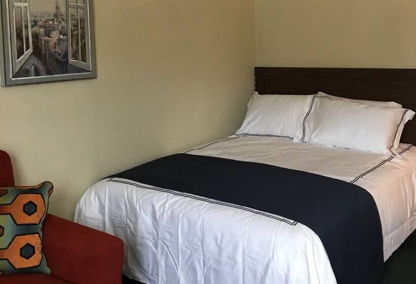 הוסטל Western Lodge