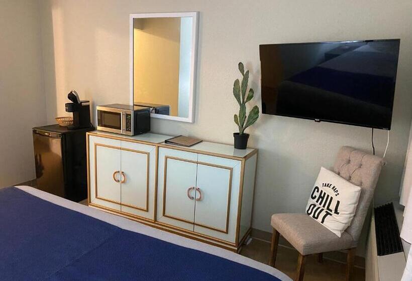 הוסטל Western Lodge