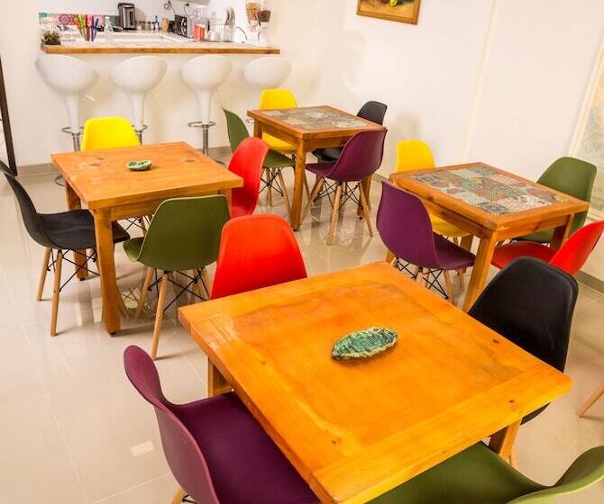 Bento Hostel   Adults Only