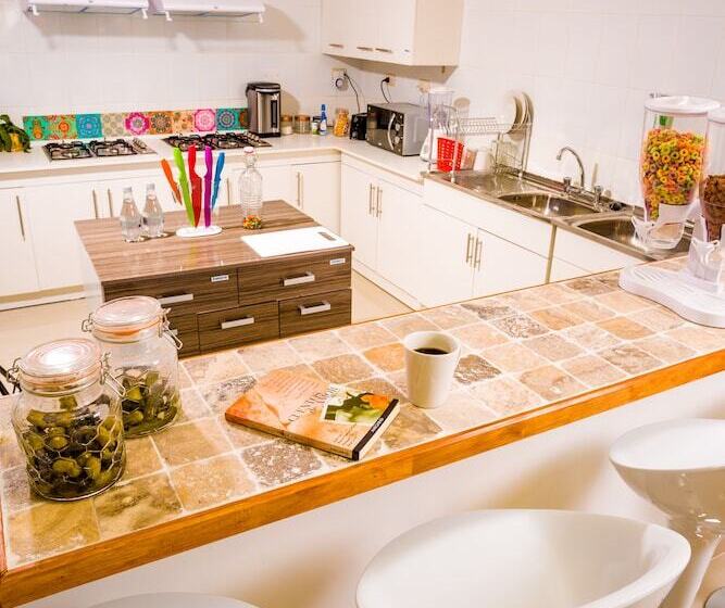 Bento Hostel   Adults Only