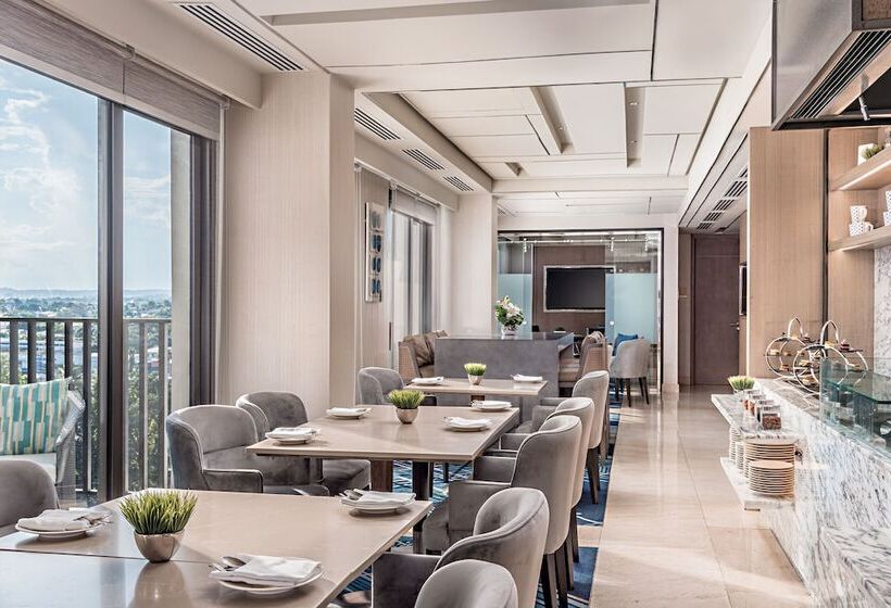 ホテル Dusitd2 Davao