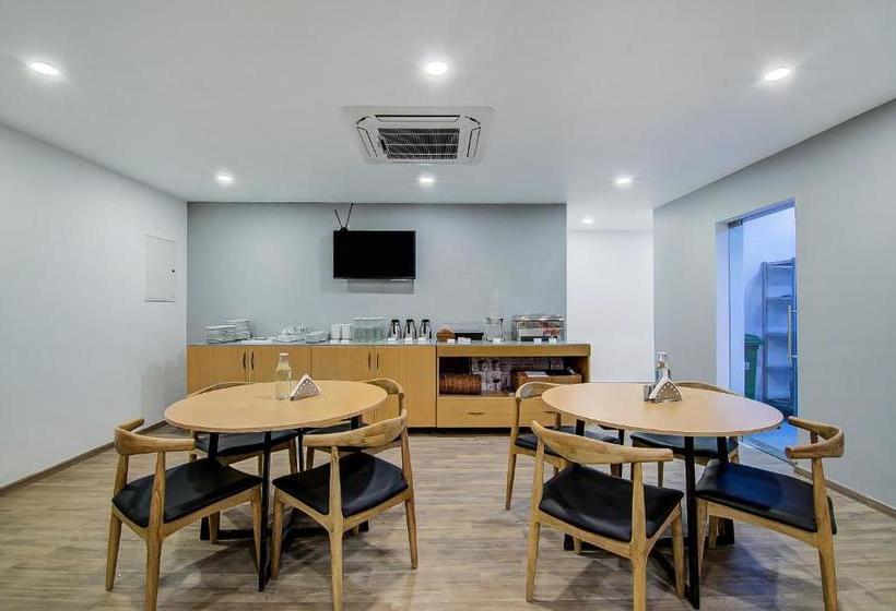 בית מלון כפרי Oyo Townhouse 043 Anna Nagar