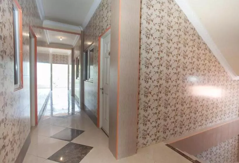 Majatalo Reddoorz Syariah At Sedati