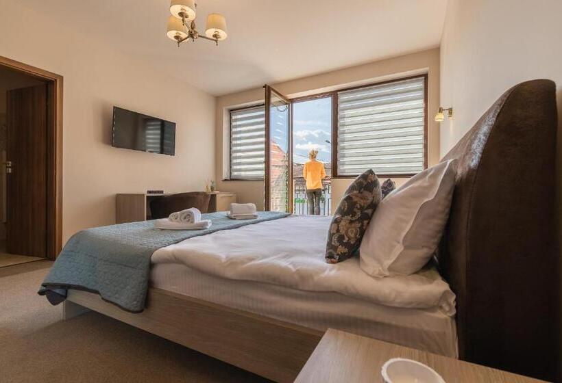 هتل Pensiunea Select Central