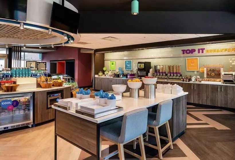 ホテル Tru By Hilton Staunton