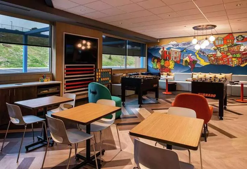 ホテル Tru By Hilton Staunton