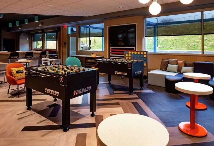 ホテル Tru By Hilton Staunton