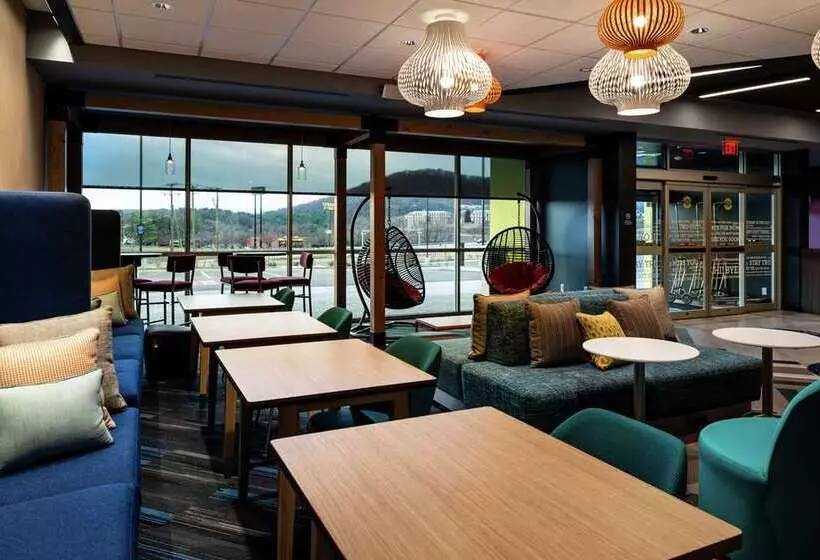 ホテル Tru By Hilton Staunton