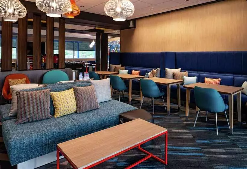 ホテル Tru By Hilton Staunton