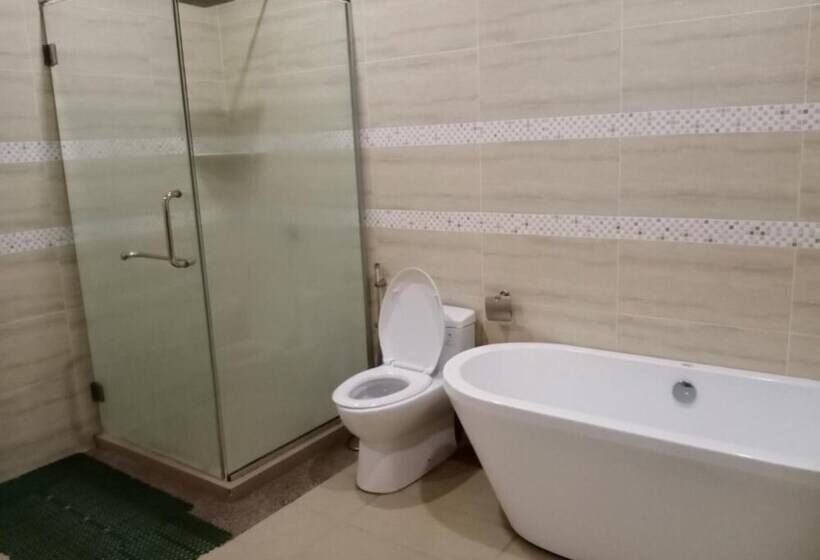 בית מלון כפרי Capital O 90653 Maxwell Inn Boutique