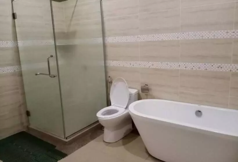 Hotelli Capital O 90653 Maxwell Inn Boutique