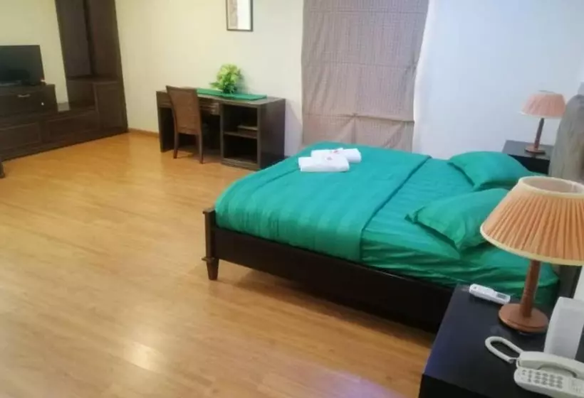 Hotelli Capital O 90653 Maxwell Inn Boutique