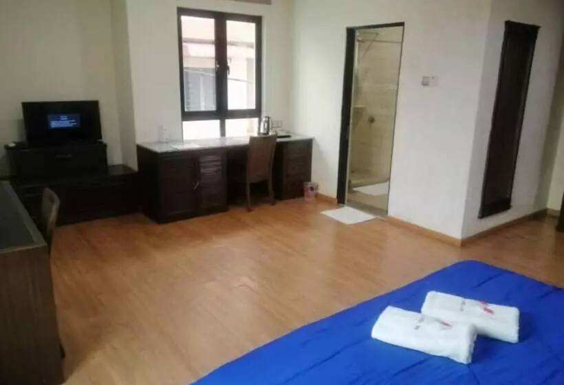 Hotelli Capital O 90653 Maxwell Inn Boutique