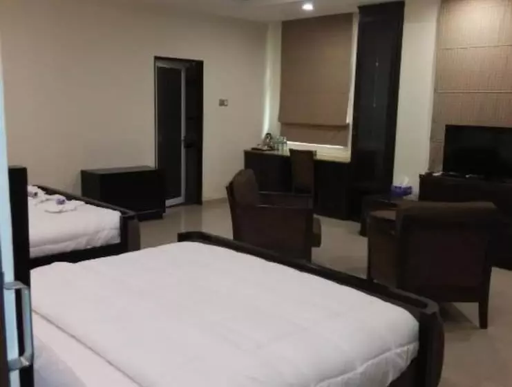 Hotelli Capital O 90653 Maxwell Inn Boutique