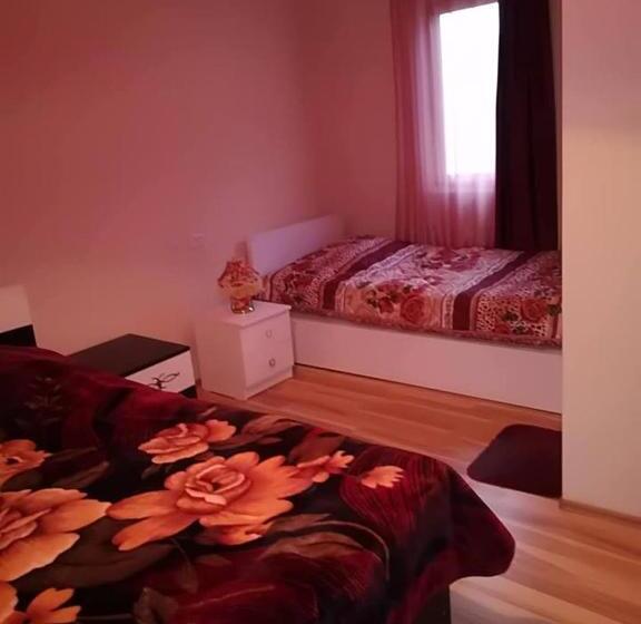 تختخواب و صبحانه Sanmari