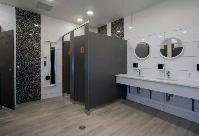 Canmore Downtown Hostel