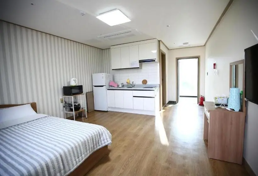 Flora Hostelpension