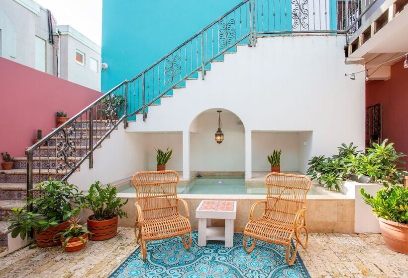 هتل Boho Bohemian Boutique