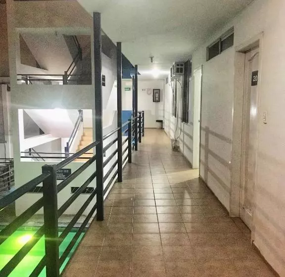 ペンション Hostal Albatros