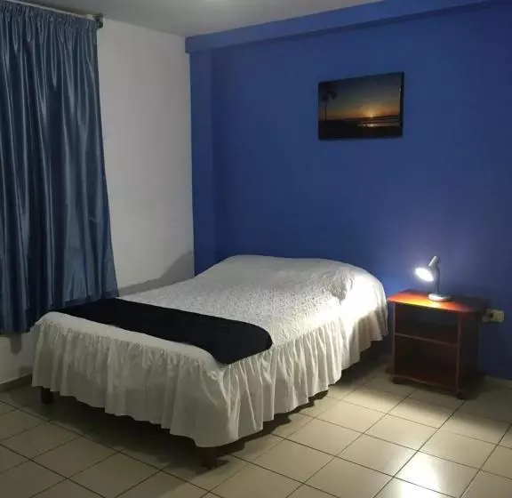 ペンション Hostal Albatros