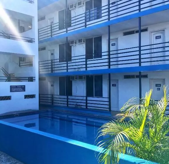 ペンション Hostal Albatros