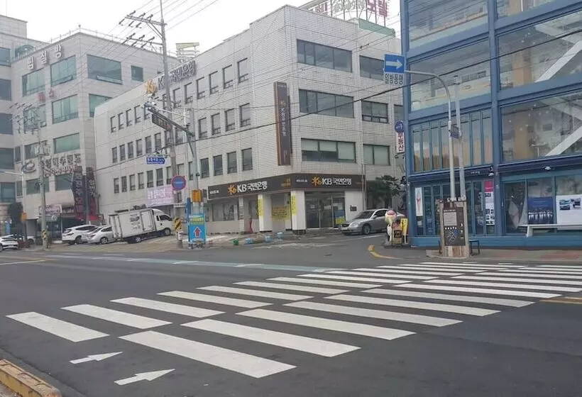 Majatalo Kangguan Guesthouse