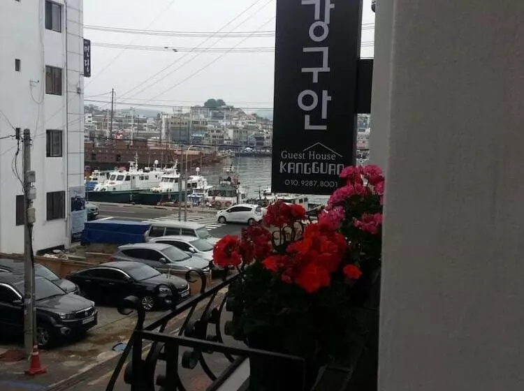 Majatalo Kangguan Guesthouse