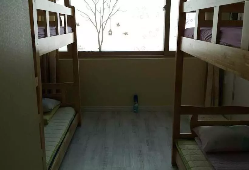 Majatalo Kangguan Guesthouse