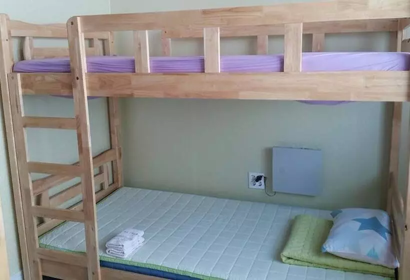 Majatalo Kangguan Guesthouse