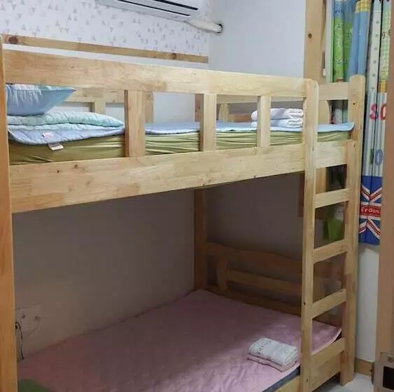 Majatalo Kangguan Guesthouse