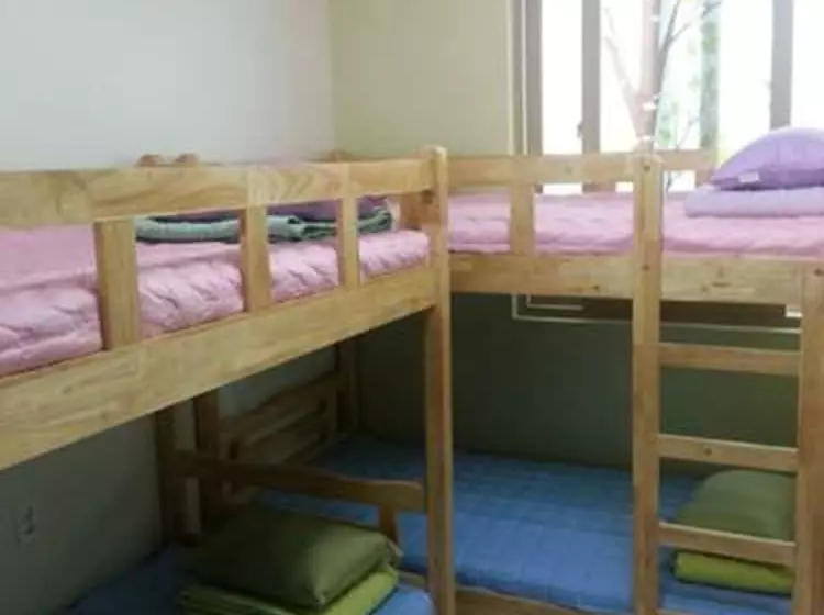 Majatalo Kangguan Guesthouse