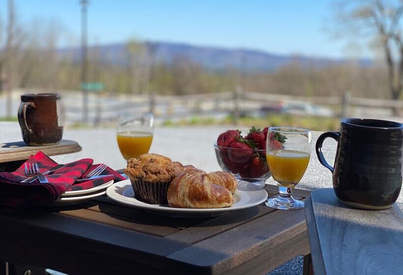 Общежитие Seesaw's Lodge