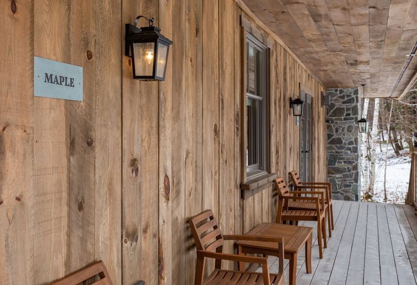 Общежитие Seesaw's Lodge