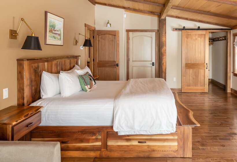 Общежитие Seesaw's Lodge