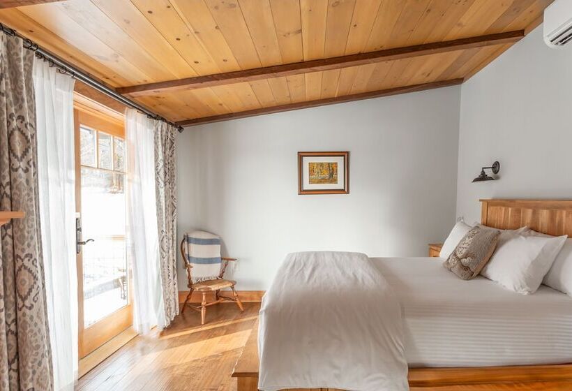 Общежитие Seesaw's Lodge