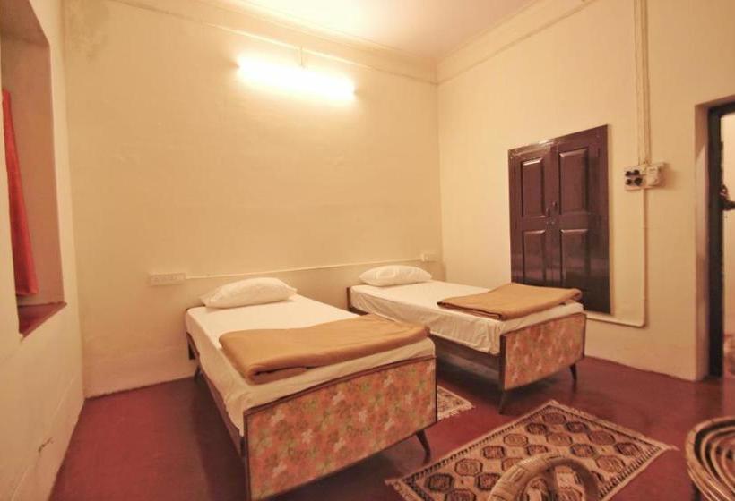 هاستل The Bunkers Ashram