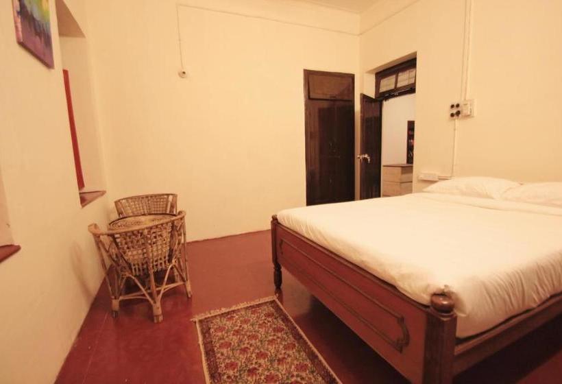 هاستل The Bunkers Ashram