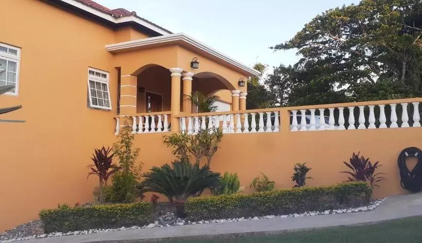 تختخواب و صبحانه Modrians