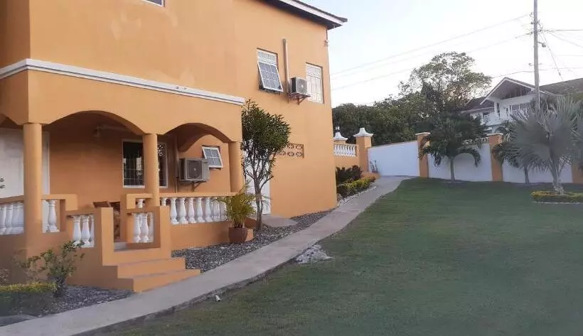 تختخواب و صبحانه Modrians