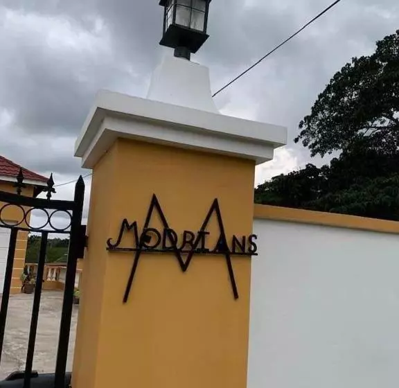 تختخواب و صبحانه Modrians