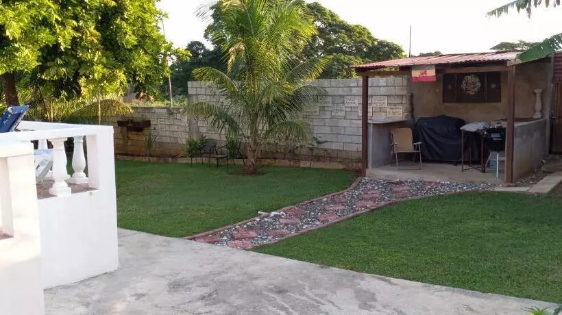 تختخواب و صبحانه Modrians