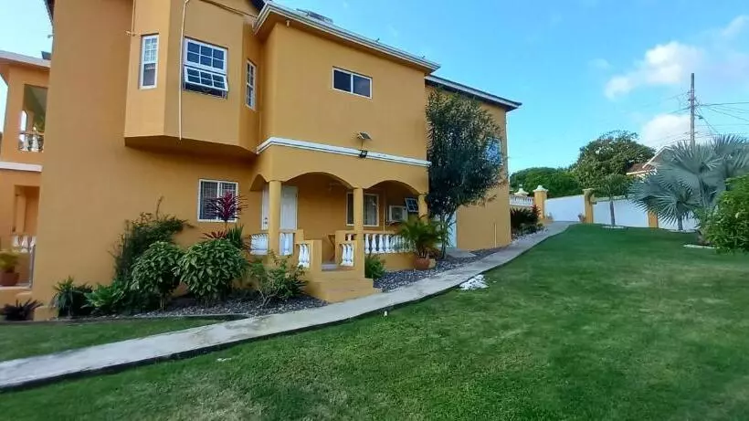 تختخواب و صبحانه Modrians