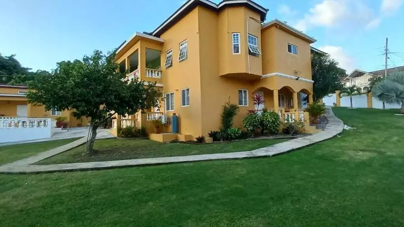 تختخواب و صبحانه Modrians