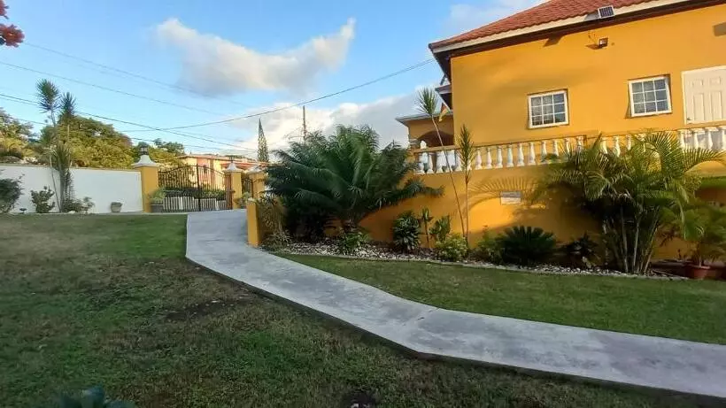 تختخواب و صبحانه Modrians