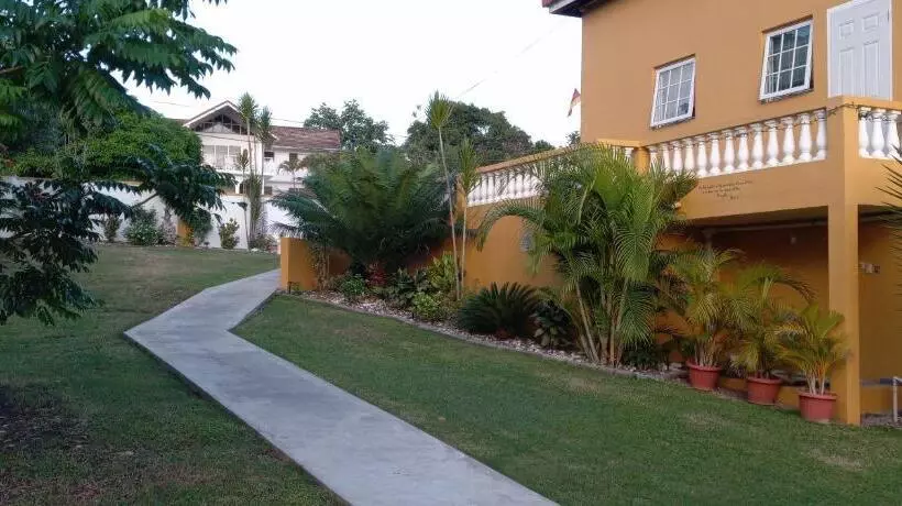 تختخواب و صبحانه Modrians