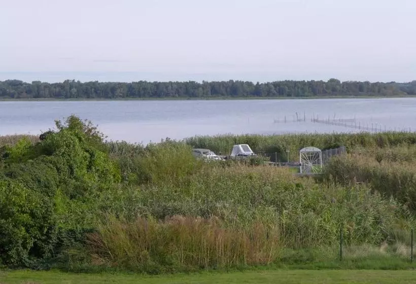 Aamiaismajoitus (B&B) Pension Am Bodden