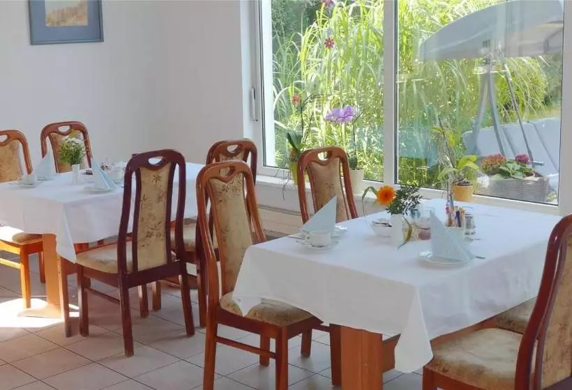 Aamiaismajoitus (B&B) Pension Am Bodden