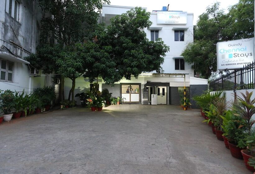 호텔 Oyo 14404 Guindy Chennai Stays